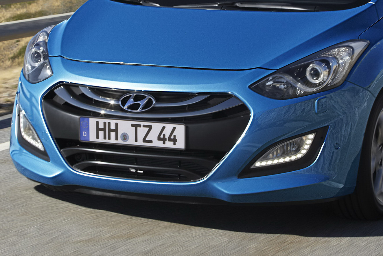 2012-Hyundai-i30-6.jpg